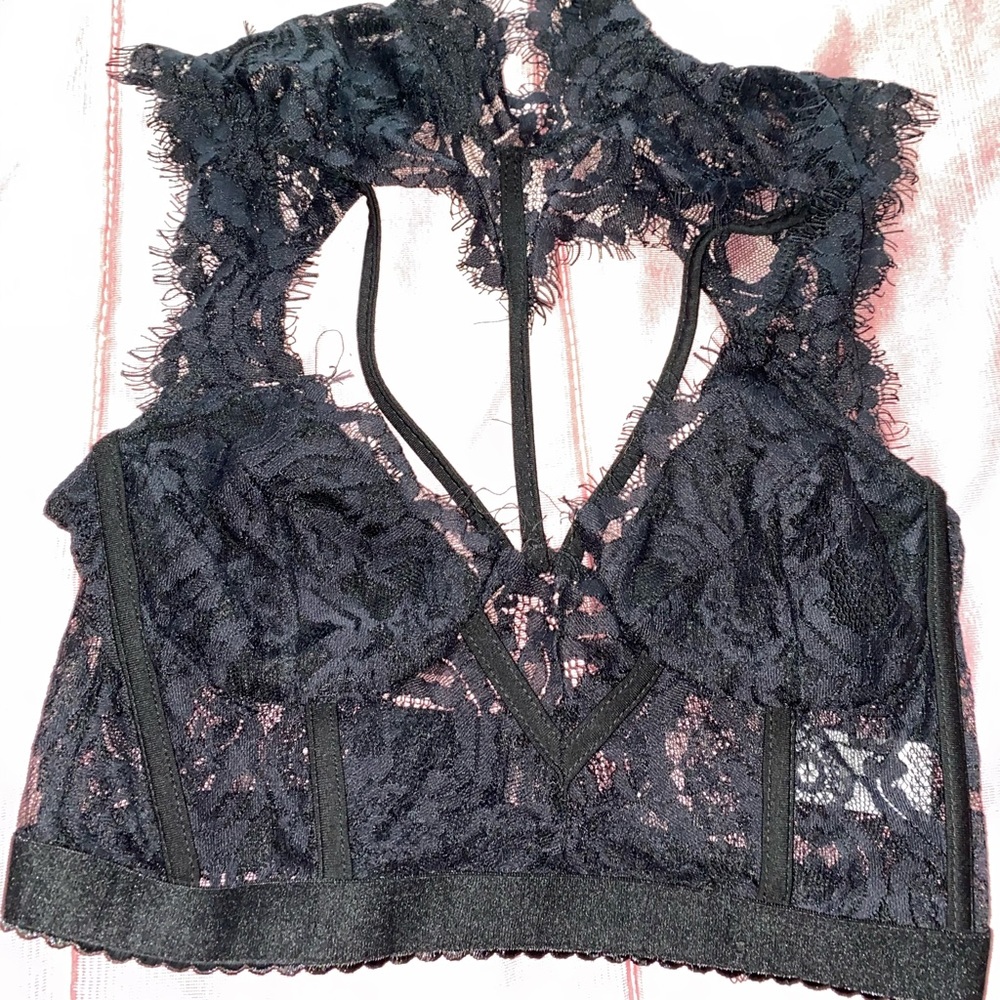 BLACK LACE TOP 👅